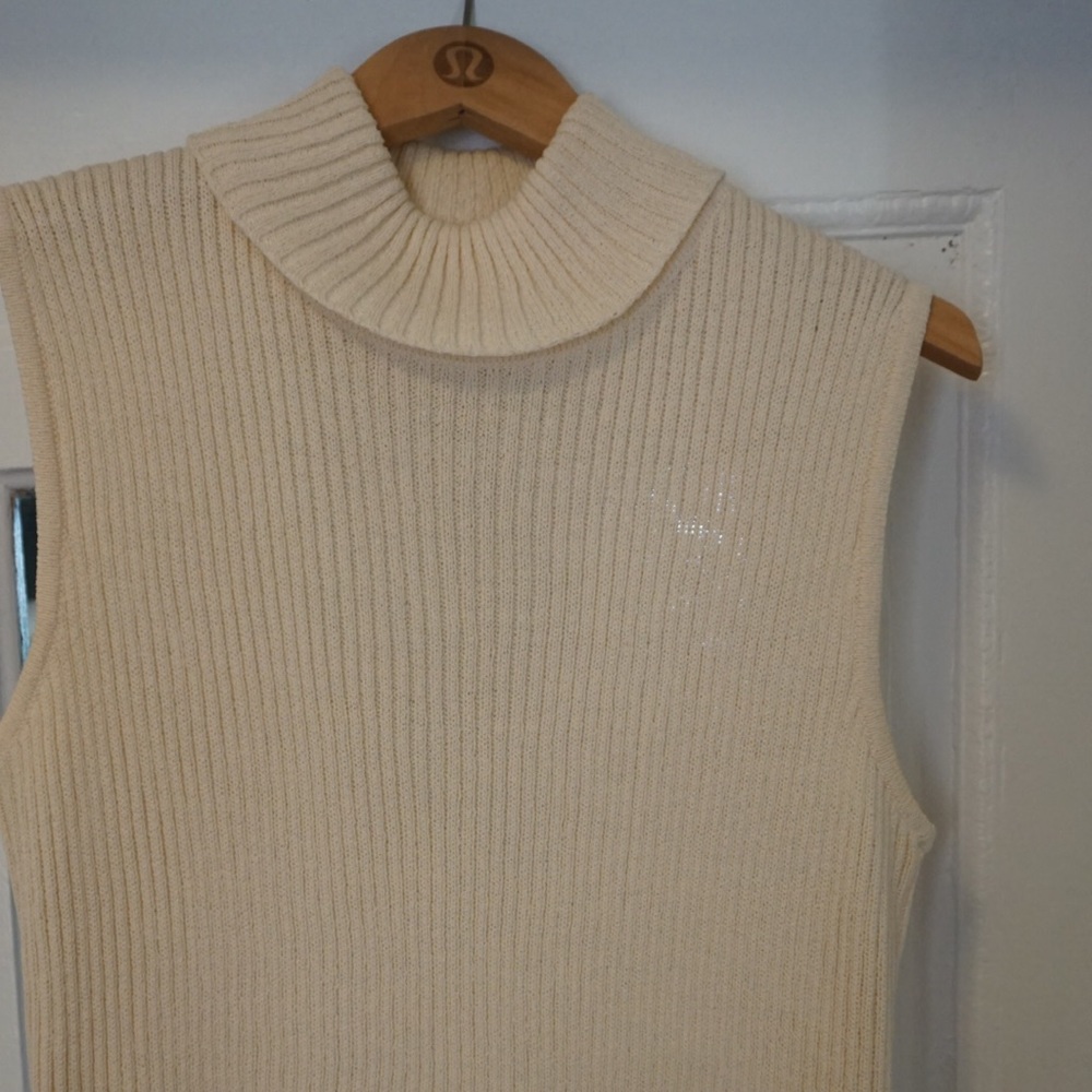 St. John by Marie Gray turtleneck